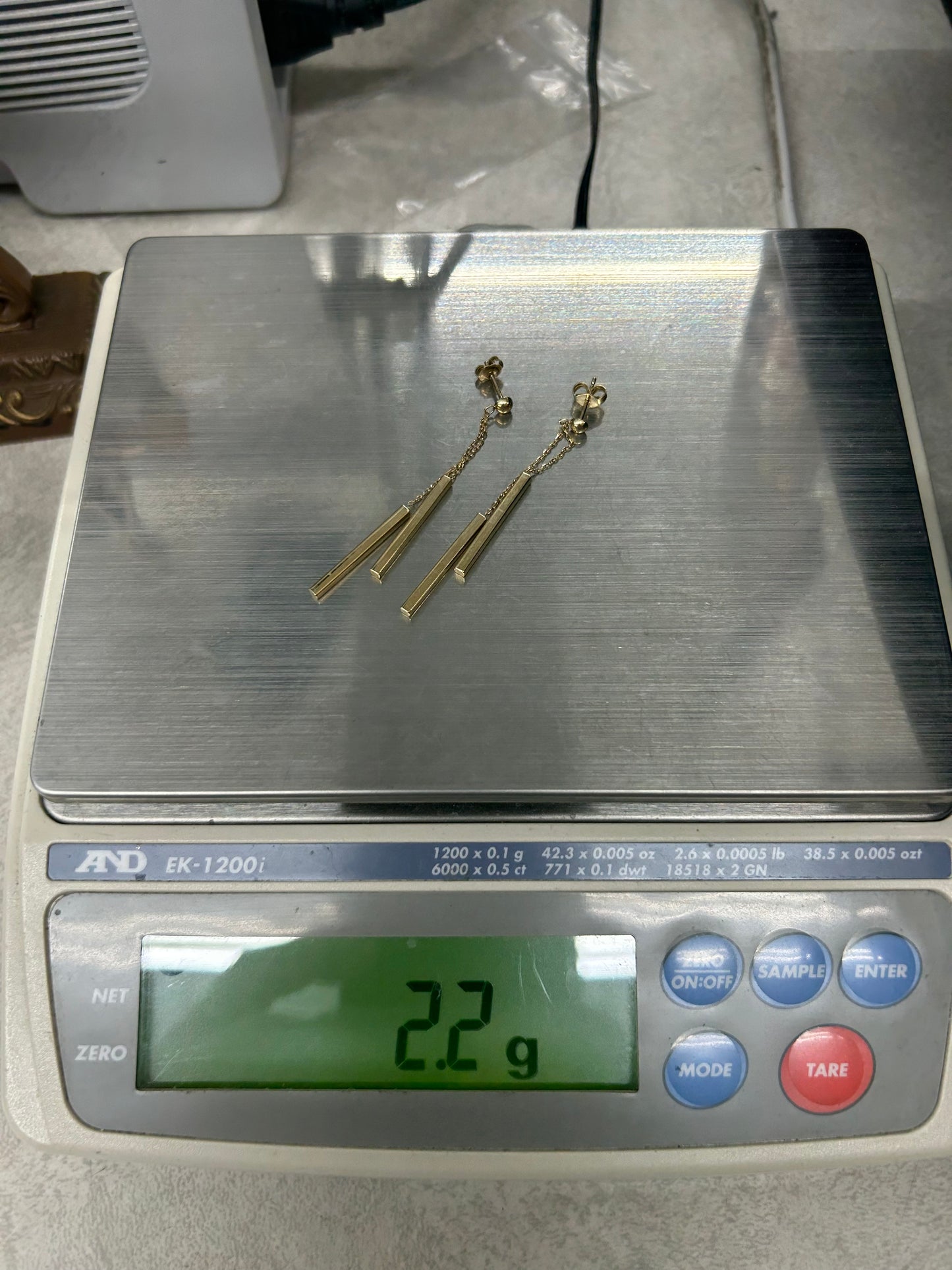 14kt Yellow Gold Dnagle Earrings 2.2g
